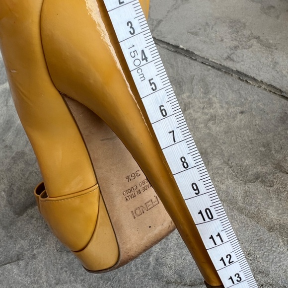 Fendi Open Toe, Bow Platform Pump; Size 36.5 (6.5) - Picture 9 of 14